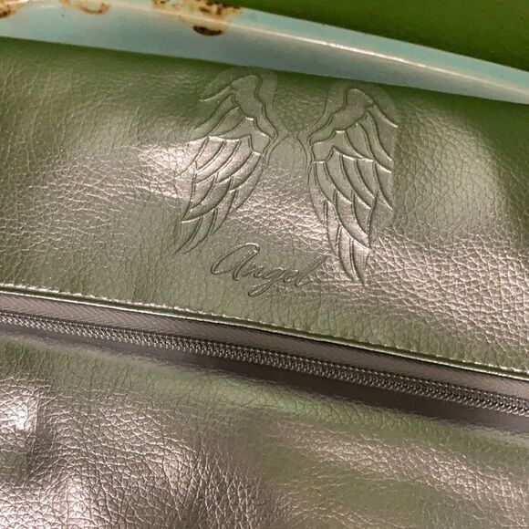 Victoria’s secret angel silver clutch NWT - Picture 2 of 6